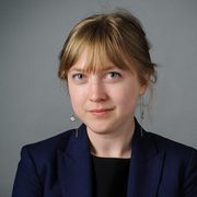 Headshot of Claire Kelloway ’16.