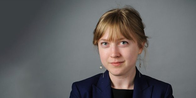 Headshot of Claire Kelloway ’16.
